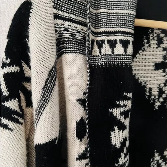 Aztec Patterned Open Front Sweater By Debut S/M - Picture 3 of 6